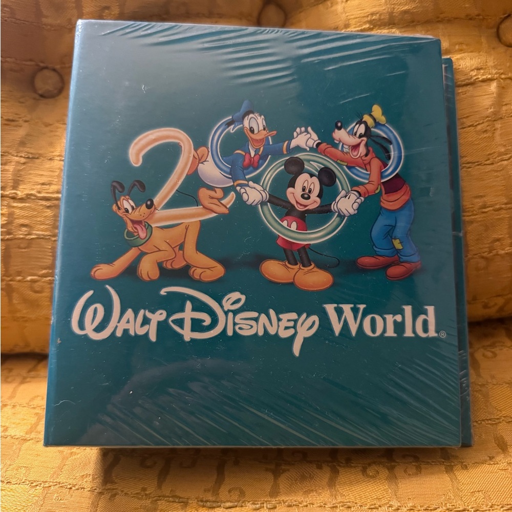 Walt Disney World 2000 Collectible Photo Book